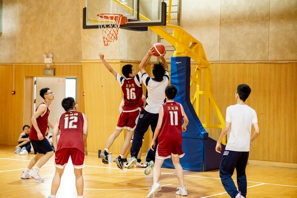 Was sind die Vorteile von Teamarbeit im Basketball?